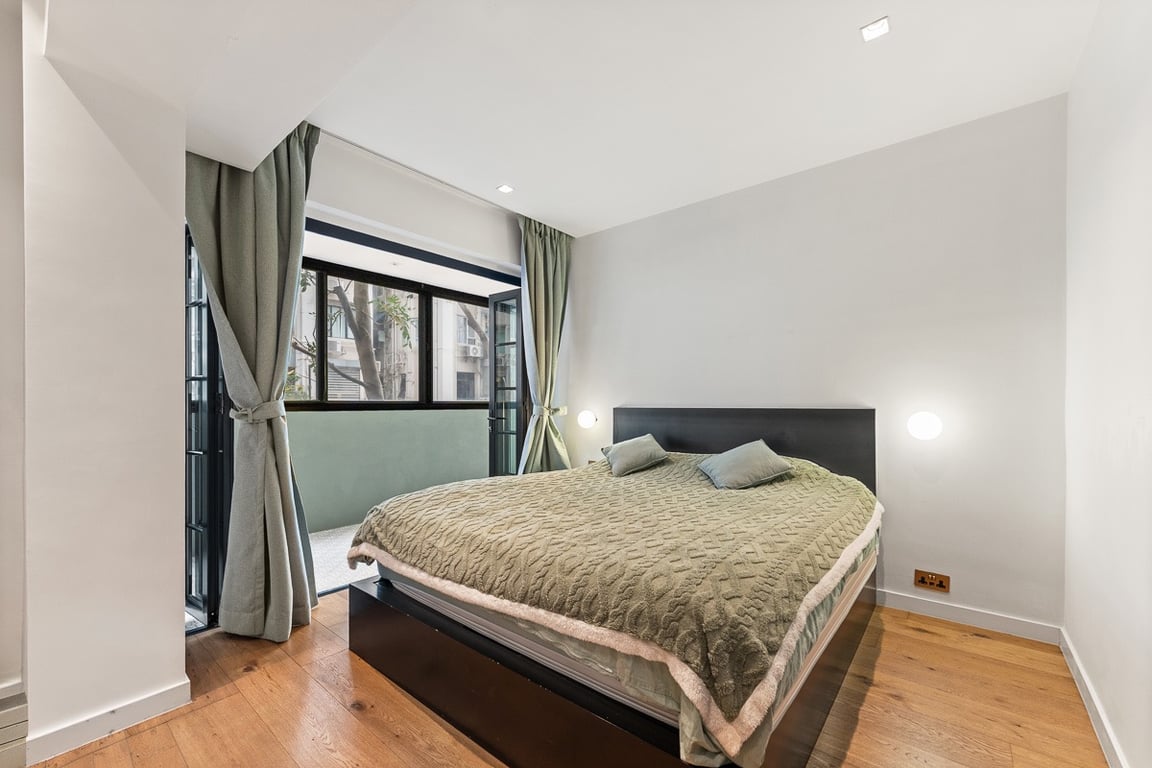 https://img.propertyraptor.com/cdn-cgi/imagedelivery/KD5bF_AFL0JDTbKLWF7z9g/ap8/ap8_001/hornet/prp/img/6b97c46515133e19caf83528b0774d07-wtm.jpg/public