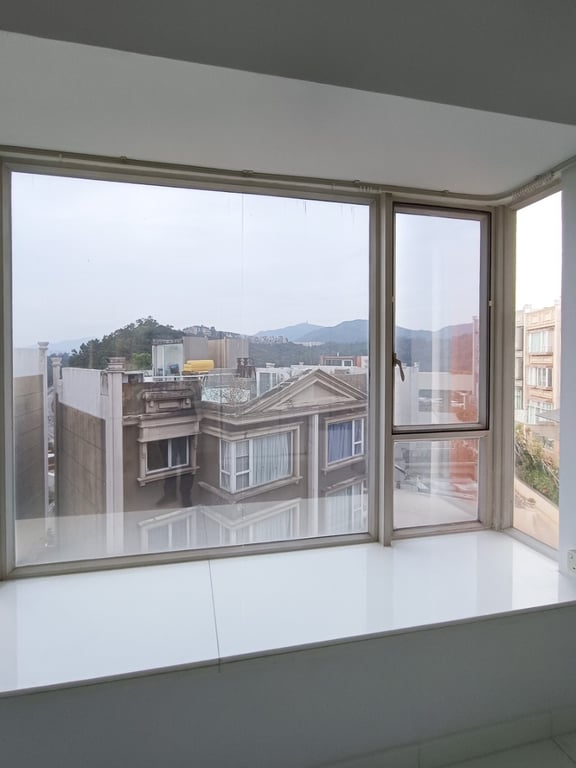 https://img.propertyraptor.com/cdn-cgi/imagedelivery/KD5bF_AFL0JDTbKLWF7z9g/ap8/ap8_001/hornet/prp/img/6ba9e83620d159b9a2159e0d10f94bfc-wtm.jpg/public