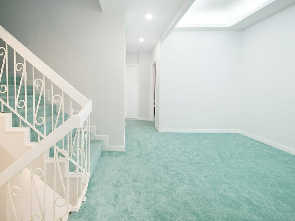 https://img.propertyraptor.com/cdn-cgi/imagedelivery/KD5bF_AFL0JDTbKLWF7z9g/ap8/ap8_001/hornet/prp/img/6bdcb576f3096dc2043e573d5ba9e09f.jpg/public