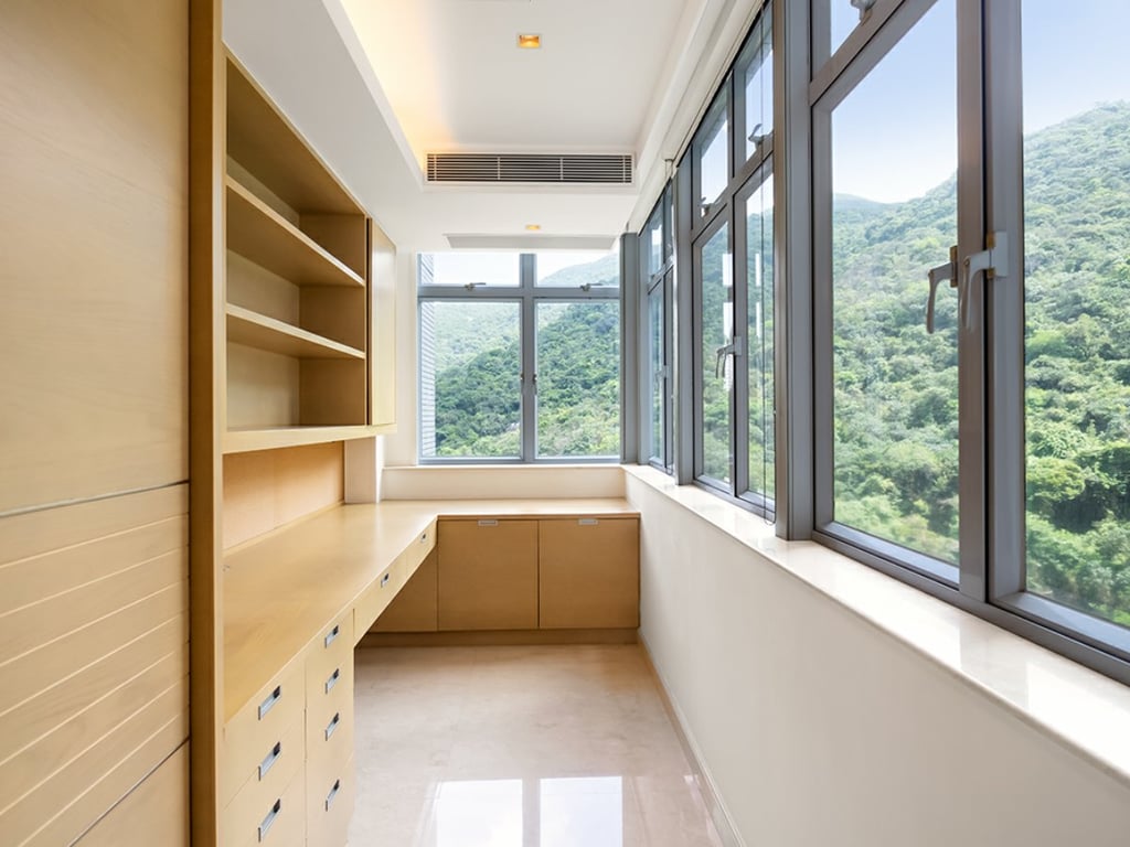 https://img.propertyraptor.com/cdn-cgi/imagedelivery/KD5bF_AFL0JDTbKLWF7z9g/ap8/ap8_001/hornet/prp/img/6bfb5b6058bcb9402048fc6ab621526f.jpg/public