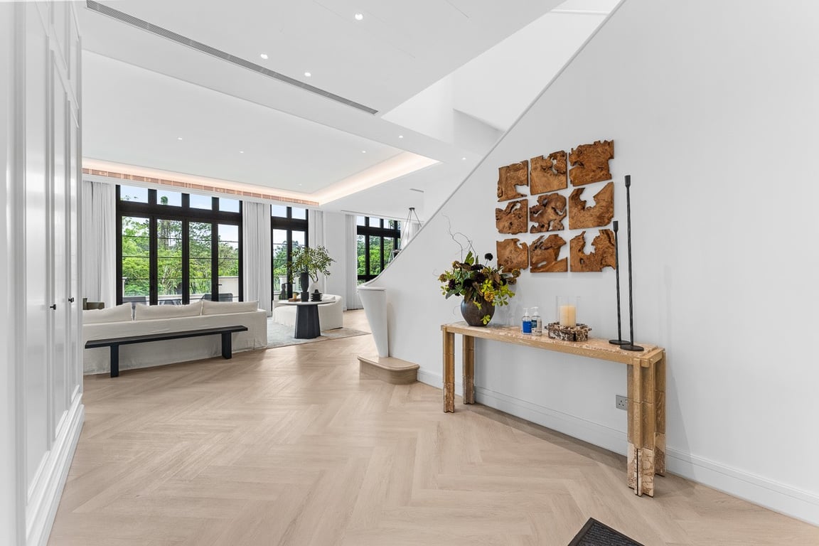 https://img.propertyraptor.com/cdn-cgi/imagedelivery/KD5bF_AFL0JDTbKLWF7z9g/ap8/ap8_001/hornet/prp/img/6c302767c887698cb9b48ba2a8d48a26-wtm.jpg/public