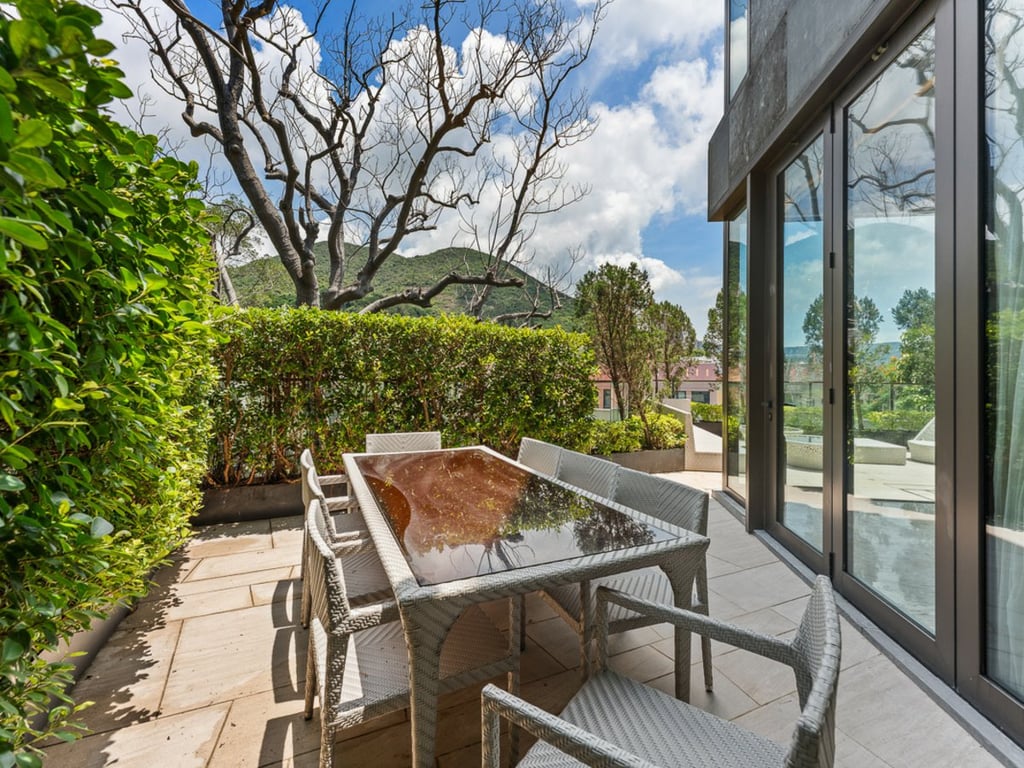https://img.propertyraptor.com/cdn-cgi/imagedelivery/KD5bF_AFL0JDTbKLWF7z9g/ap8/ap8_001/hornet/prp/img/6c4dc6575519d7311f2ad8df0c3b717f-wtm.jpg/public
