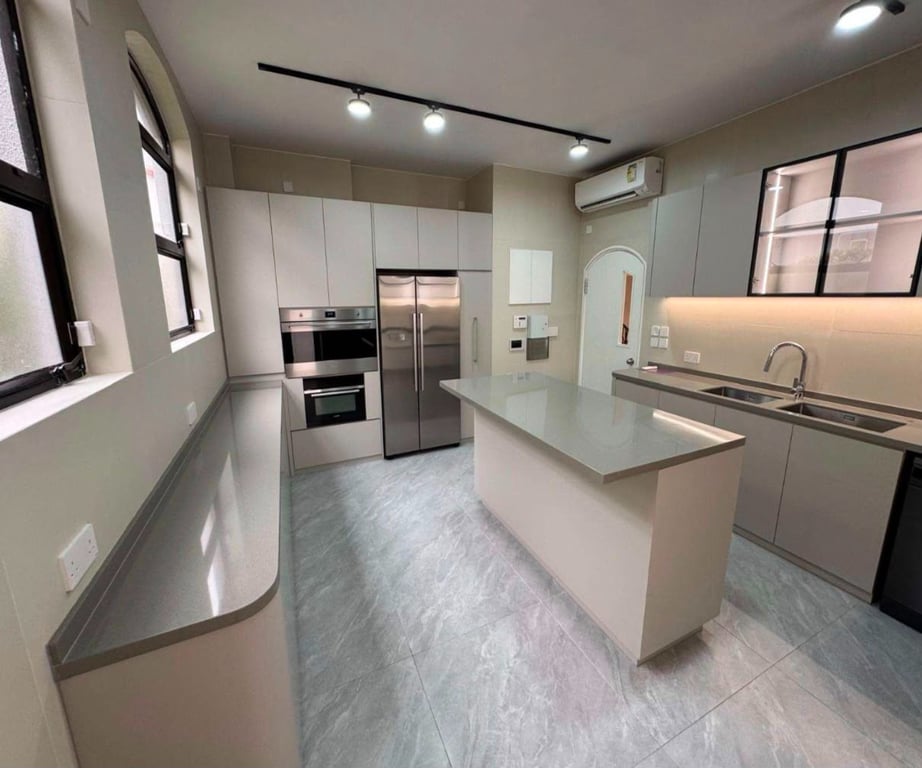 https://img.propertyraptor.com/cdn-cgi/imagedelivery/KD5bF_AFL0JDTbKLWF7z9g/ap8/ap8_001/hornet/prp/img/6c5f479f6f6b95603bf61b601db7640c-wtm.jpg/public