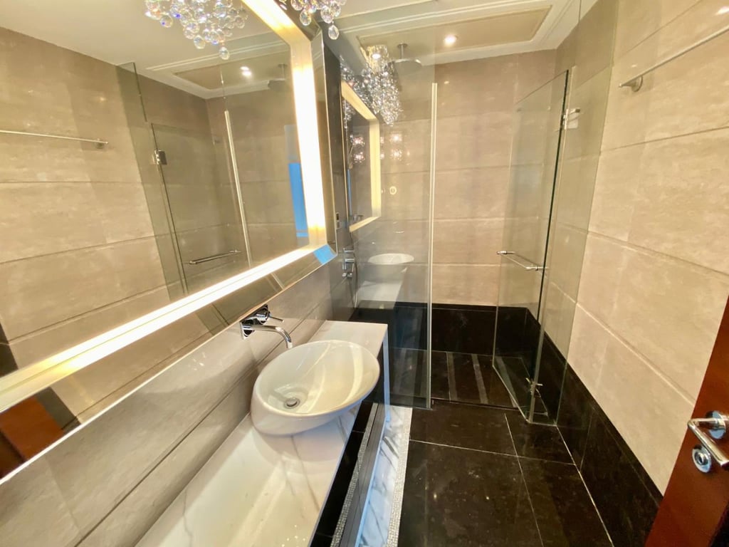 https://img.propertyraptor.com/cdn-cgi/imagedelivery/KD5bF_AFL0JDTbKLWF7z9g/ap8/ap8_001/hornet/prp/img/6ca08c13393b11ec781615cc27650323-wtm.jpg/public