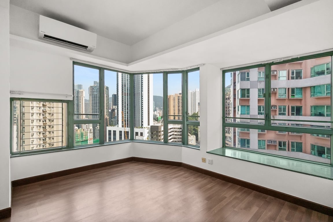 https://img.propertyraptor.com/cdn-cgi/imagedelivery/KD5bF_AFL0JDTbKLWF7z9g/ap8/ap8_001/hornet/prp/img/6cc6ad8585e7757ca1e37bd991dc0b98-wtm.jpg/public