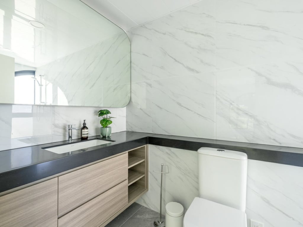 https://img.propertyraptor.com/cdn-cgi/imagedelivery/KD5bF_AFL0JDTbKLWF7z9g/ap8/ap8_001/hornet/prp/img/6cc9eff3a33cf26c83d4eb304d071226.jpg/public