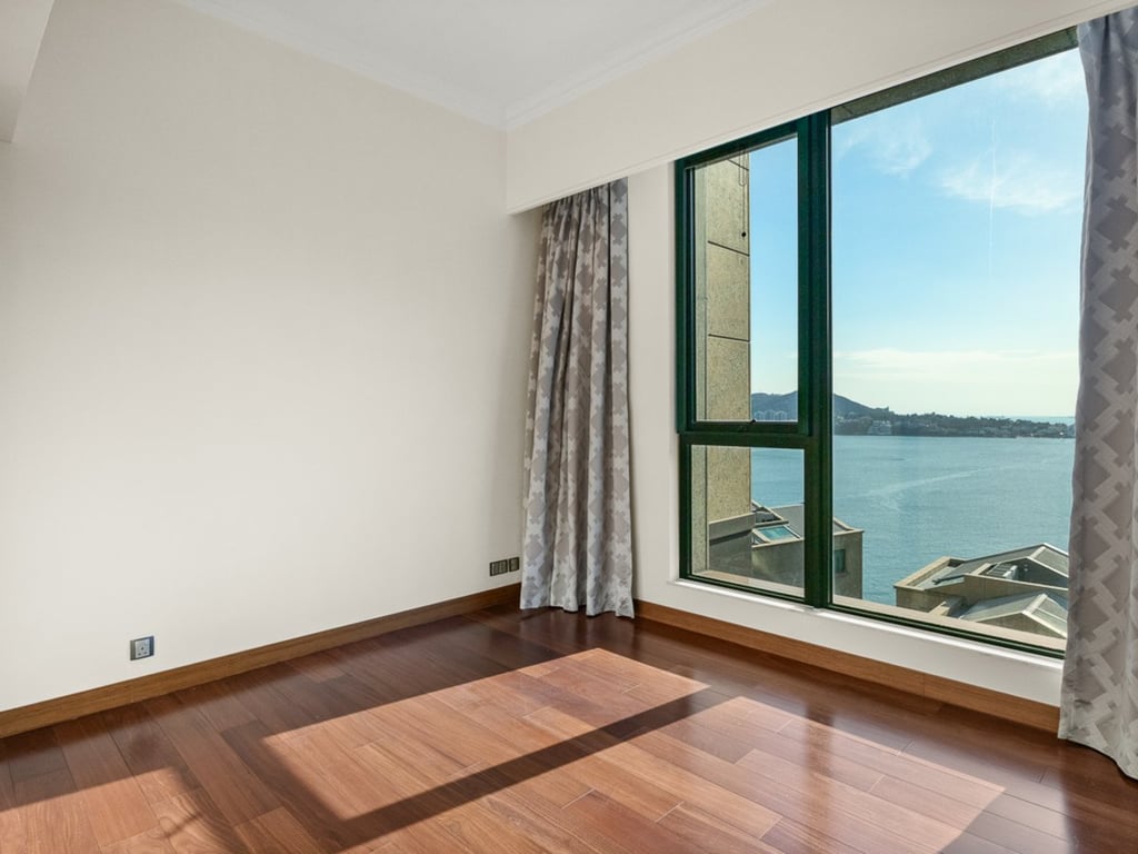 https://img.propertyraptor.com/cdn-cgi/imagedelivery/KD5bF_AFL0JDTbKLWF7z9g/ap8/ap8_001/hornet/prp/img/6cd03e10cdc29529df1fdf815cb6a36c.jpg/public