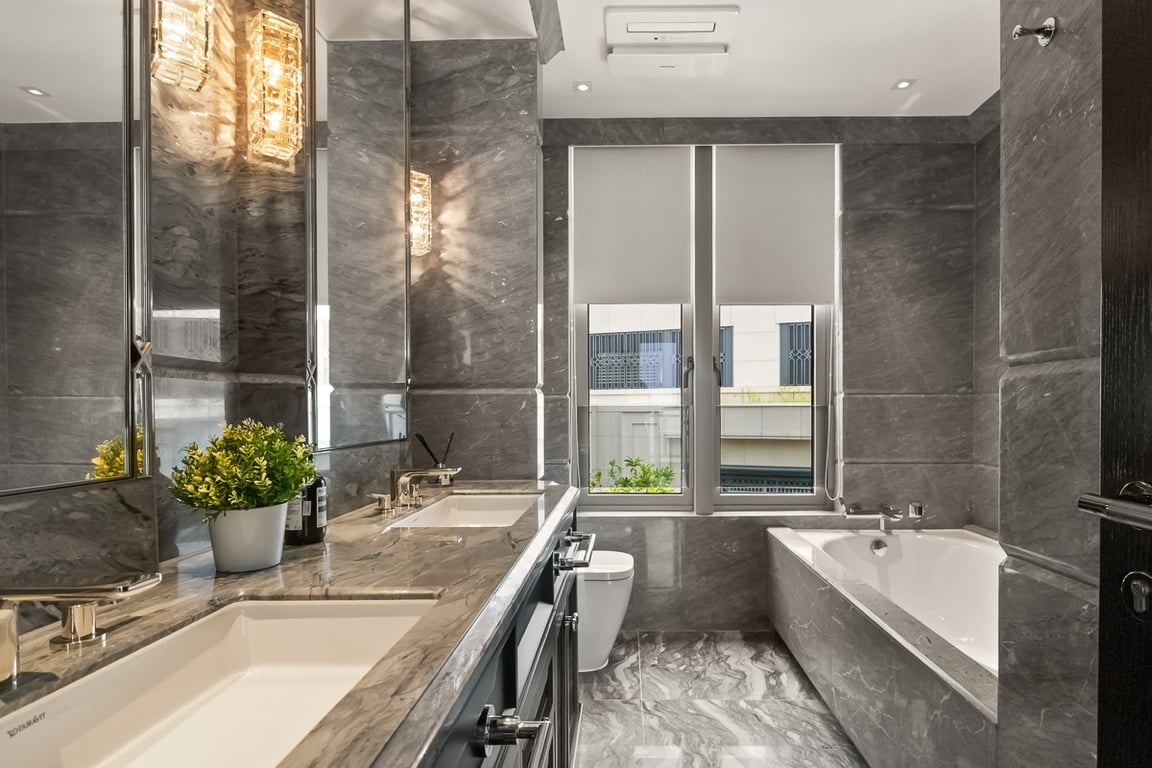 https://img.propertyraptor.com/cdn-cgi/imagedelivery/KD5bF_AFL0JDTbKLWF7z9g/ap8/ap8_001/hornet/prp/img/6d12caec4ca1d04e4b2c07be53d96448-wtm.jpg/public