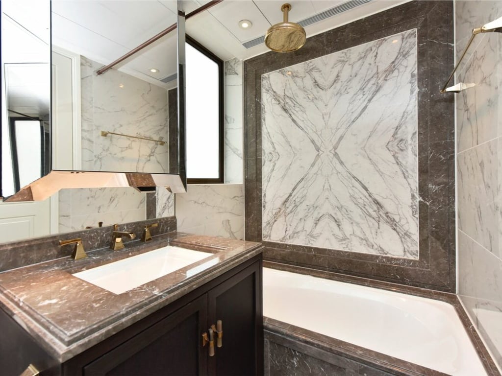 https://img.propertyraptor.com/cdn-cgi/imagedelivery/KD5bF_AFL0JDTbKLWF7z9g/ap8/ap8_001/hornet/prp/img/6d463cb40881681558f838e1deb653e0.jpg/public