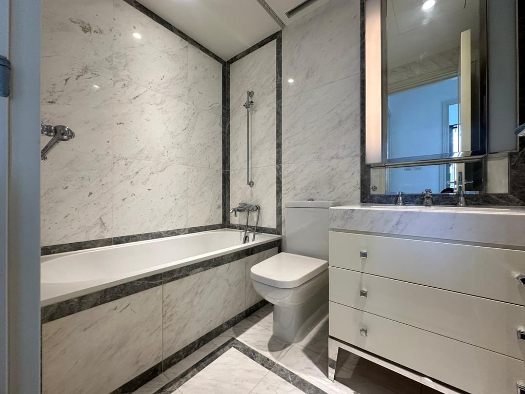 https://img.propertyraptor.com/cdn-cgi/imagedelivery/KD5bF_AFL0JDTbKLWF7z9g/ap8/ap8_001/hornet/prp/img/6d4b7d853a12f3b0e5680de5ff07724c-wtm.jpg/public