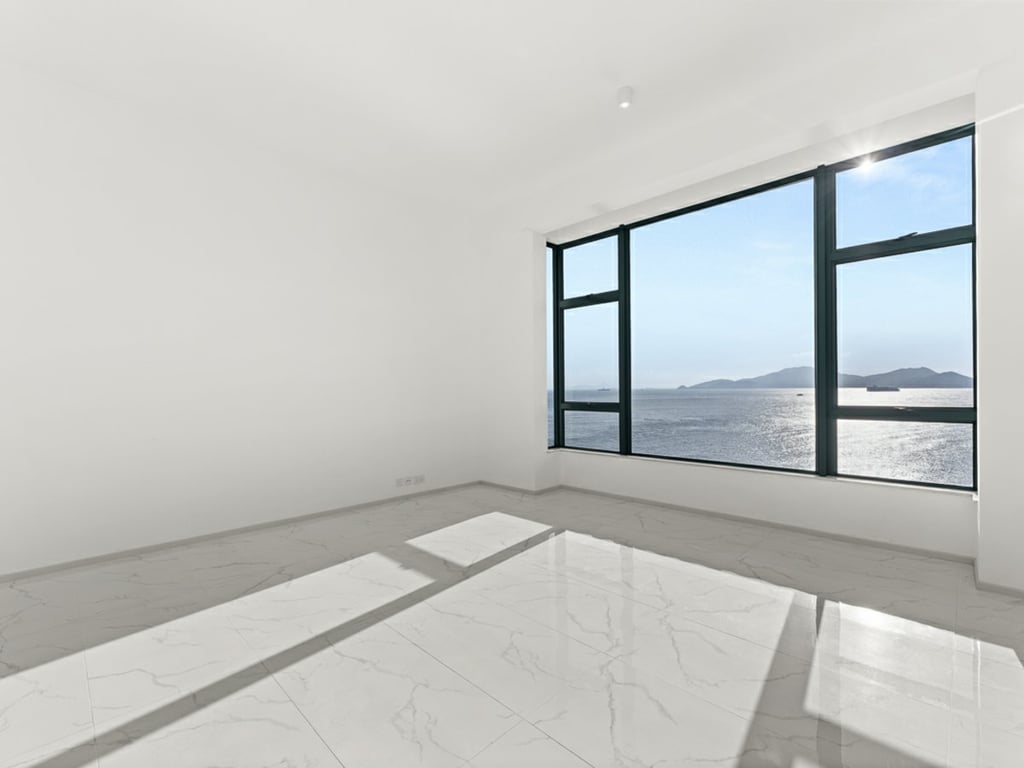 https://img.propertyraptor.com/cdn-cgi/imagedelivery/KD5bF_AFL0JDTbKLWF7z9g/ap8/ap8_001/hornet/prp/img/6d8265e1b73db6ccc5f14d712497a1d4.jpg/public