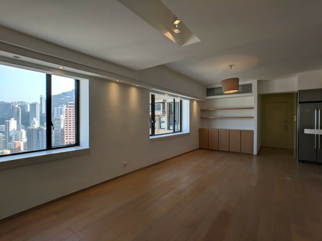 https://img.propertyraptor.com/cdn-cgi/imagedelivery/KD5bF_AFL0JDTbKLWF7z9g/ap8/ap8_001/hornet/prp/img/6ddb3676cae75b8a4924c565bfdf2e16.jpg/public