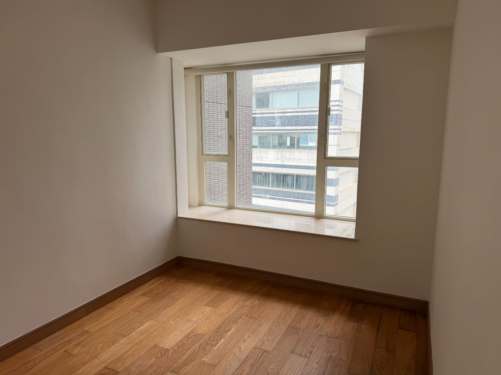 https://img.propertyraptor.com/cdn-cgi/imagedelivery/KD5bF_AFL0JDTbKLWF7z9g/ap8/ap8_001/hornet/prp/img/6df088a6a4a4de7ee6e7c59bd7a9ce38-wtm.jpg/public