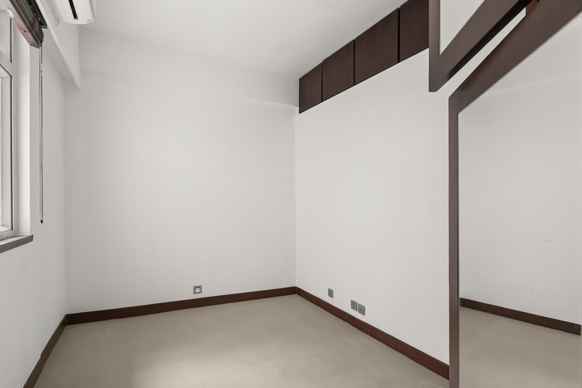 https://img.propertyraptor.com/cdn-cgi/imagedelivery/KD5bF_AFL0JDTbKLWF7z9g/ap8/ap8_001/hornet/prp/img/6e0620b0a6d701e54e11fcdf59a53c8f-wtm.jpg/public