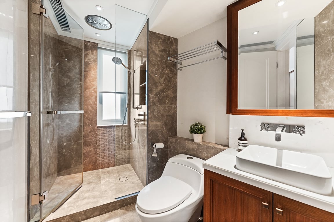 https://img.propertyraptor.com/cdn-cgi/imagedelivery/KD5bF_AFL0JDTbKLWF7z9g/ap8/ap8_001/hornet/prp/img/6e163f2acea5c36a2818facfa8c65fc7-wtm.jpg/public