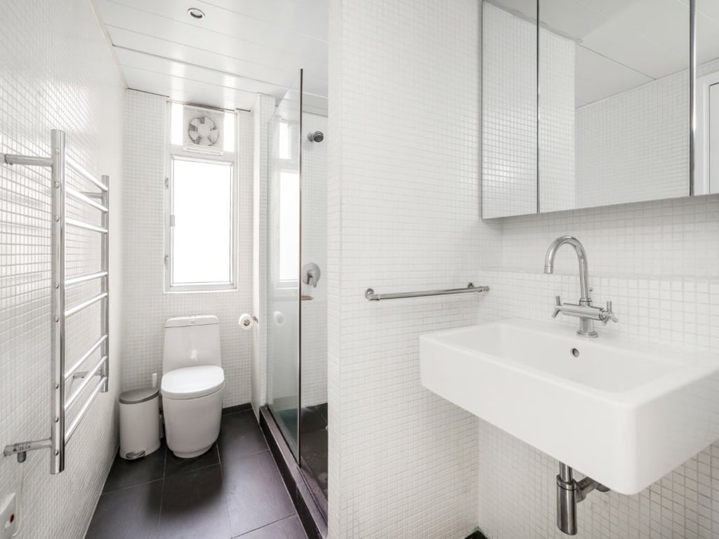 https://img.propertyraptor.com/cdn-cgi/imagedelivery/KD5bF_AFL0JDTbKLWF7z9g/ap8/ap8_001/hornet/prp/img/6e376c723a6f5d17153d202166a3dcf2.jpg/public