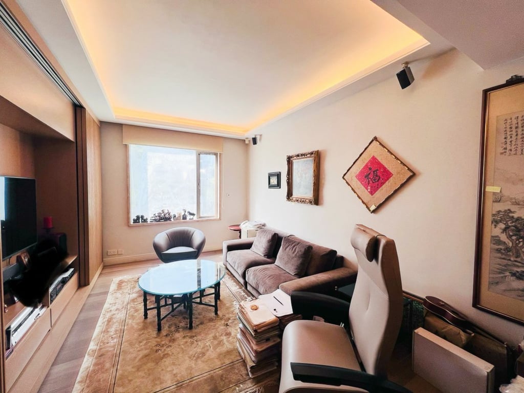 https://img.propertyraptor.com/cdn-cgi/imagedelivery/KD5bF_AFL0JDTbKLWF7z9g/ap8/ap8_001/hornet/prp/img/6e5424fdcad27916089fbf1a6ac33211-wtm.jpg/public