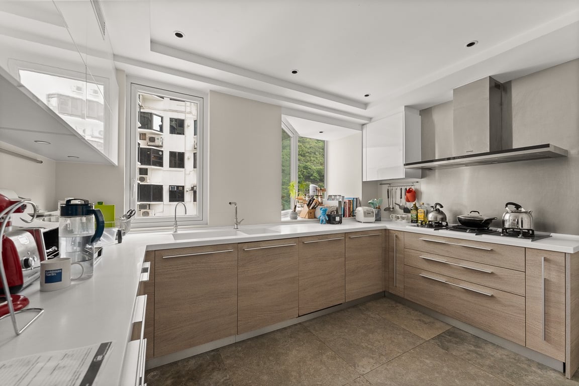 https://img.propertyraptor.com/cdn-cgi/imagedelivery/KD5bF_AFL0JDTbKLWF7z9g/ap8/ap8_001/hornet/prp/img/6e5e506de4a9c148f404118721ef9b28-wtm.jpg/public