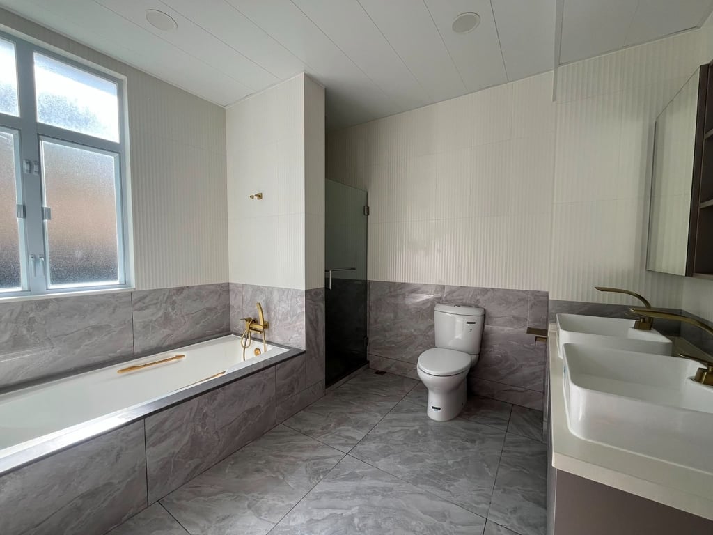 https://img.propertyraptor.com/cdn-cgi/imagedelivery/KD5bF_AFL0JDTbKLWF7z9g/ap8/ap8_001/hornet/prp/img/6e6d25e1434d460e37f6d6fef87b4b09-wtm.jpg/public