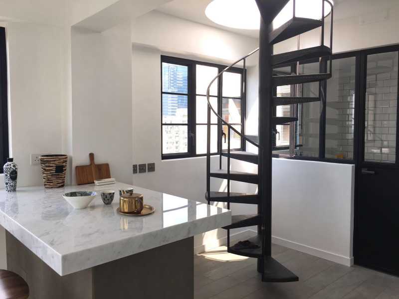 https://img.propertyraptor.com/cdn-cgi/imagedelivery/KD5bF_AFL0JDTbKLWF7z9g/ap8/ap8_001/hornet/prp/img/6e79cfefbf620bb9263885d2f8ece47d.jpg/public