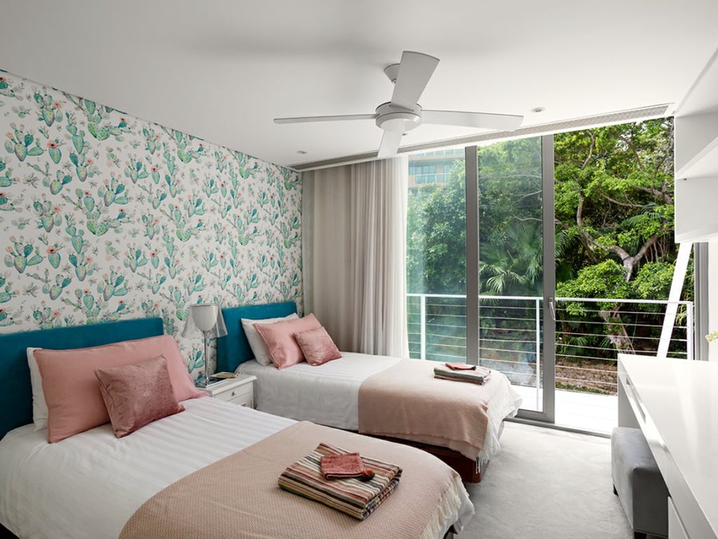 https://img.propertyraptor.com/cdn-cgi/imagedelivery/KD5bF_AFL0JDTbKLWF7z9g/ap8/ap8_001/hornet/prp/img/6ee72eb1c964c157702d9bbd611f1374.jpg/public