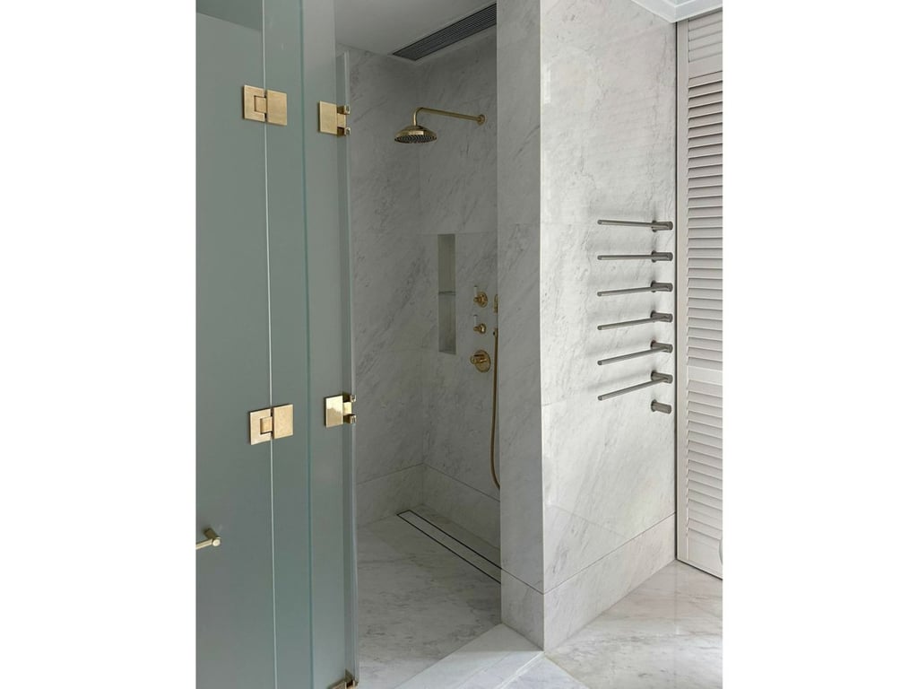 https://img.propertyraptor.com/cdn-cgi/imagedelivery/KD5bF_AFL0JDTbKLWF7z9g/ap8/ap8_001/hornet/prp/img/6efb68ed08d19647705ab728cf2b483b.jpg/public