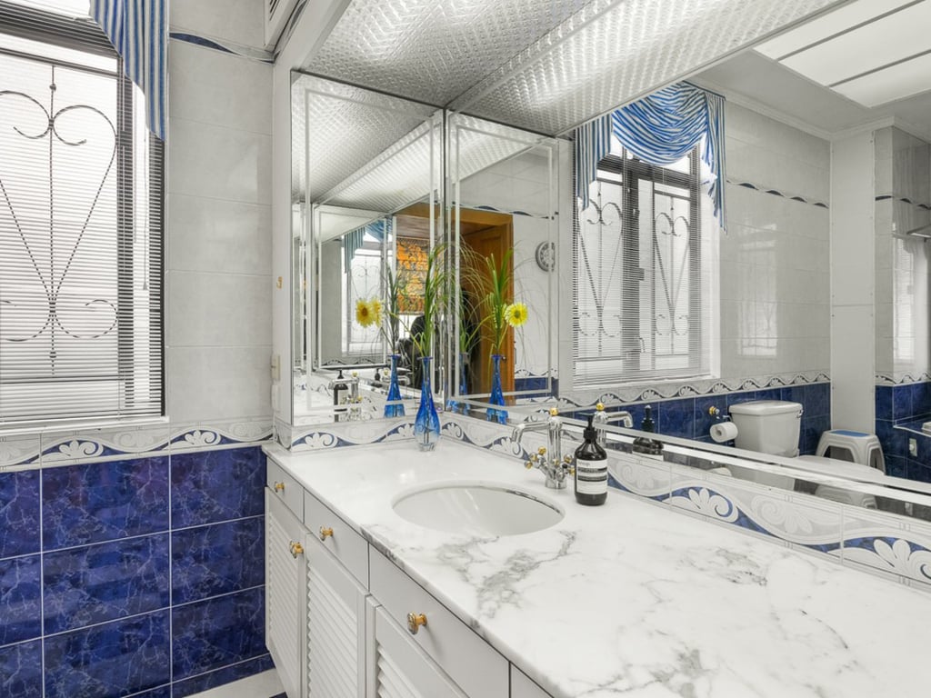 https://img.propertyraptor.com/cdn-cgi/imagedelivery/KD5bF_AFL0JDTbKLWF7z9g/ap8/ap8_001/hornet/prp/img/6f7ef7e5e6c7e17c1473a472cb6820b2-wtm.jpg/public