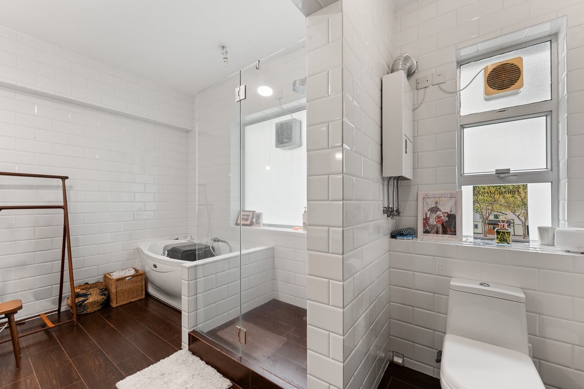 https://img.propertyraptor.com/cdn-cgi/imagedelivery/KD5bF_AFL0JDTbKLWF7z9g/ap8/ap8_001/hornet/prp/img/6fdc33a813286d82f2bc48e8223b8cd9-wtm.jpg/public