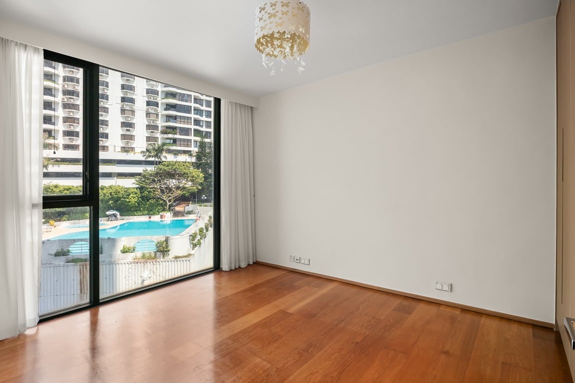 https://img.propertyraptor.com/cdn-cgi/imagedelivery/KD5bF_AFL0JDTbKLWF7z9g/ap8/ap8_001/hornet/prp/img/6ff964f73d0d6124ba21064a6984a8a9-wtm.jpg/public
