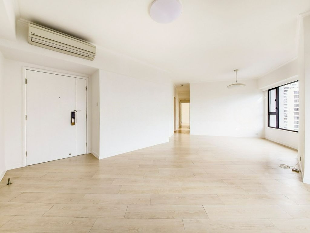 https://img.propertyraptor.com/cdn-cgi/imagedelivery/KD5bF_AFL0JDTbKLWF7z9g/ap8/ap8_001/hornet/prp/img/6ffd7012a50975648c3b48c95eb38769-wtm.jpg/public