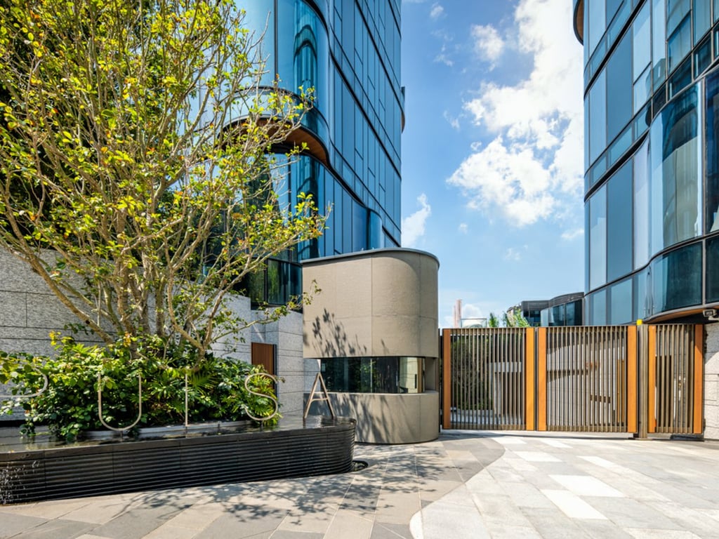 https://img.propertyraptor.com/cdn-cgi/imagedelivery/KD5bF_AFL0JDTbKLWF7z9g/ap8/ap8_001/hornet/prp/img/703704d78ec62f65f9bcdaa4156d06f0.jpg/public