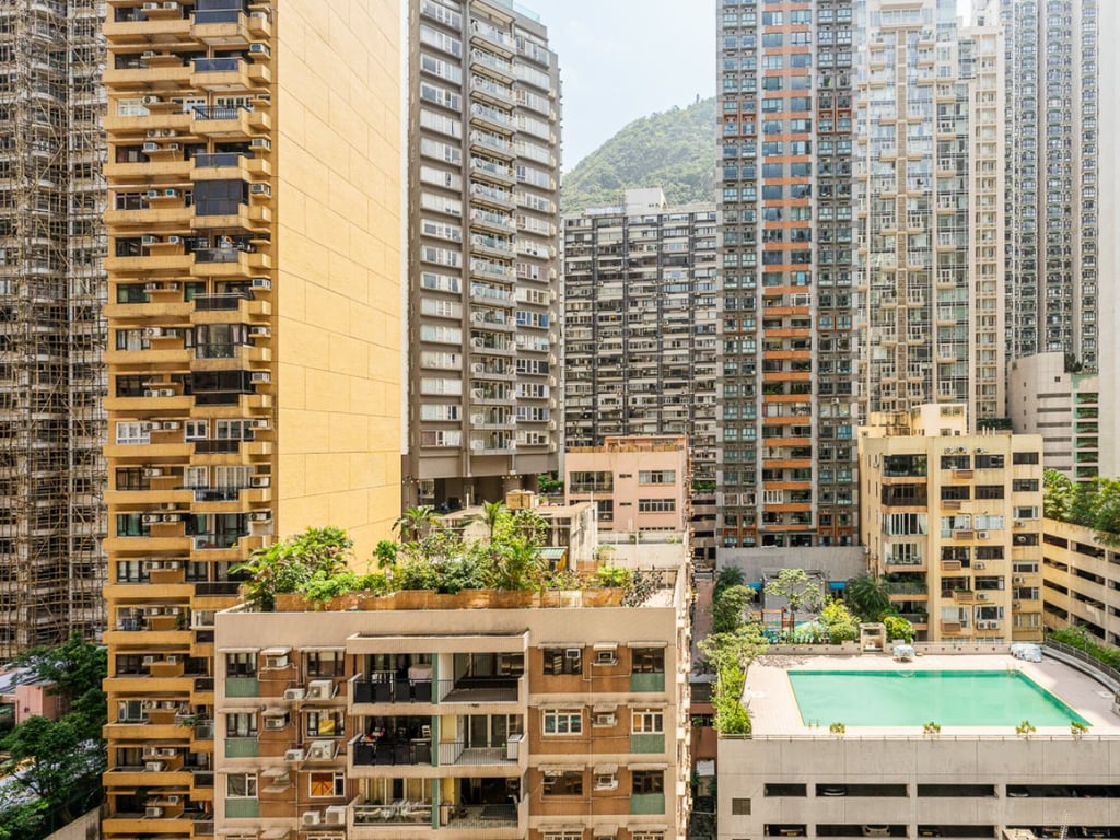 https://img.propertyraptor.com/cdn-cgi/imagedelivery/KD5bF_AFL0JDTbKLWF7z9g/ap8/ap8_001/hornet/prp/img/706fbce52dfb9181a343dc86d332d556.jpg/public