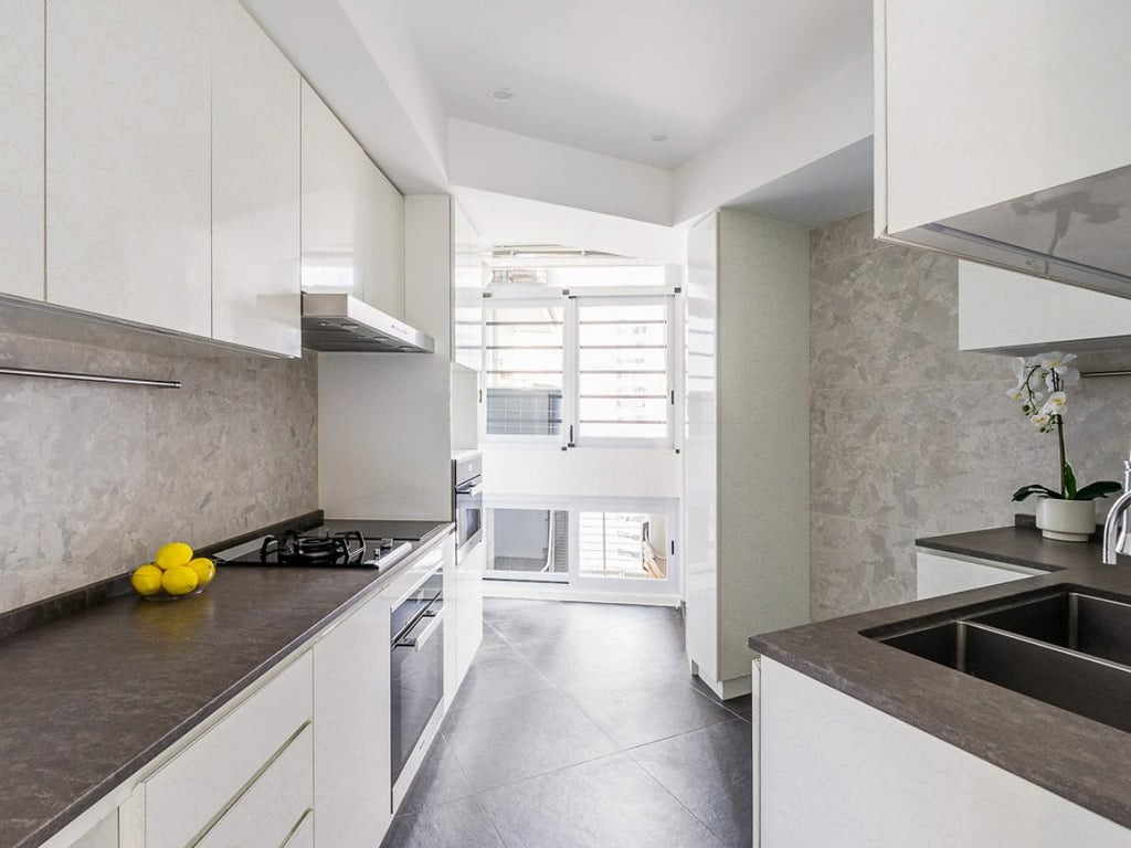 https://img.propertyraptor.com/cdn-cgi/imagedelivery/KD5bF_AFL0JDTbKLWF7z9g/ap8/ap8_001/hornet/prp/img/70b386a6ffd1db4f474bc0ca85a793ef.jpg/public