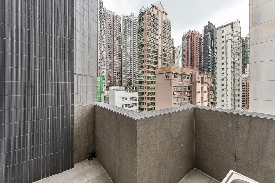 https://img.propertyraptor.com/cdn-cgi/imagedelivery/KD5bF_AFL0JDTbKLWF7z9g/ap8/ap8_001/hornet/prp/img/70b54f4140095151da1e34c7aa416e4e-wtm.jpg/public