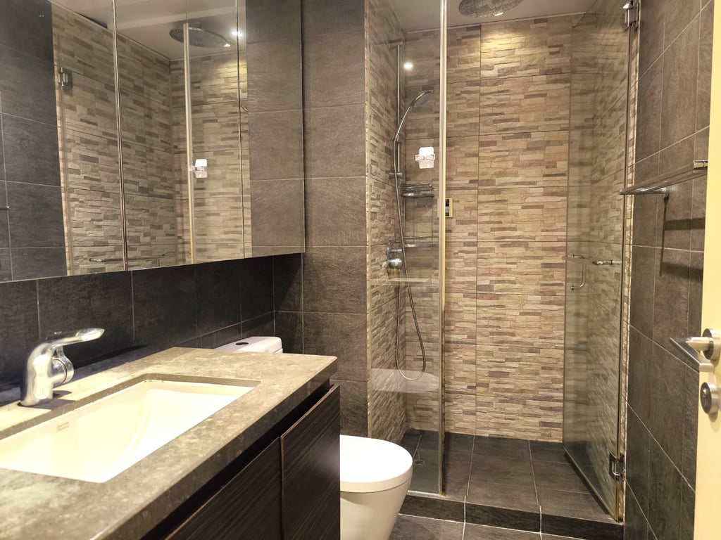https://img.propertyraptor.com/cdn-cgi/imagedelivery/KD5bF_AFL0JDTbKLWF7z9g/ap8/ap8_001/hornet/prp/img/70d1b2e671fb51cc8090bb85f55d6877-wtm.jpg/public