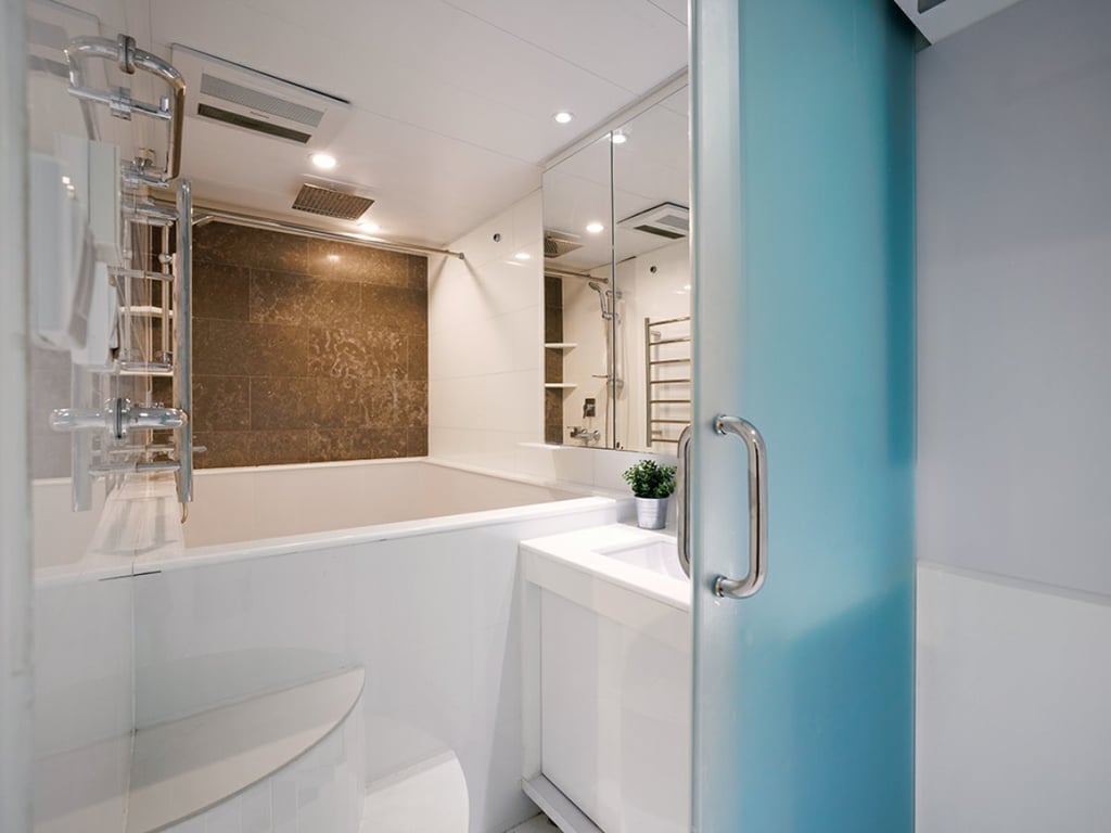https://img.propertyraptor.com/cdn-cgi/imagedelivery/KD5bF_AFL0JDTbKLWF7z9g/ap8/ap8_001/hornet/prp/img/70e97810aee4c94b2cfc613bb2f8ba87.jpg/public
