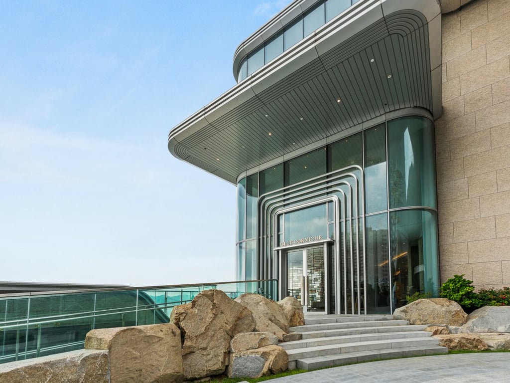 https://img.propertyraptor.com/cdn-cgi/imagedelivery/KD5bF_AFL0JDTbKLWF7z9g/ap8/ap8_001/hornet/prp/img/712425e004527f3a71c92d5f7e6aa88b.jpg/public