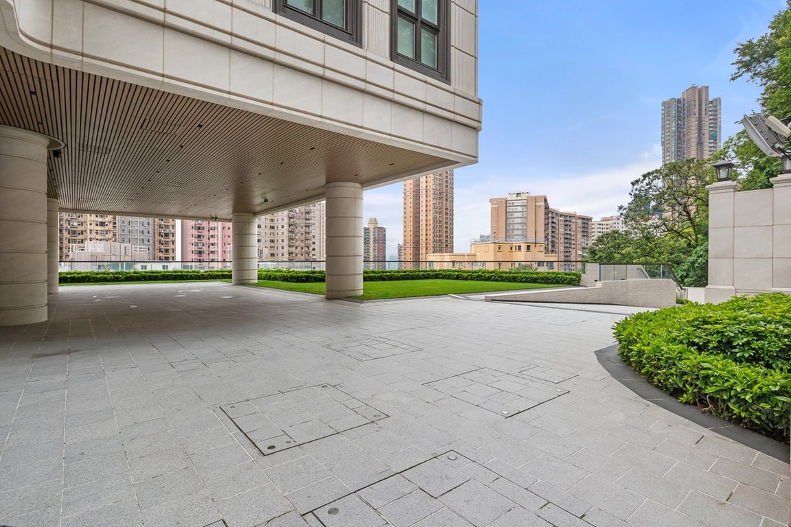 https://img.propertyraptor.com/cdn-cgi/imagedelivery/KD5bF_AFL0JDTbKLWF7z9g/ap8/ap8_001/hornet/prp/img/71604594fd5224f025f5155ecf39fee6-wtm.jpg/public