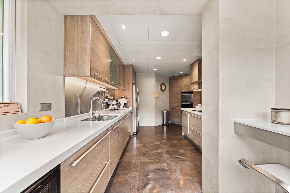 https://img.propertyraptor.com/cdn-cgi/imagedelivery/KD5bF_AFL0JDTbKLWF7z9g/ap8/ap8_001/hornet/prp/img/716d65e4c60e22562b784cf342dc57ab-wtm.jpg/public