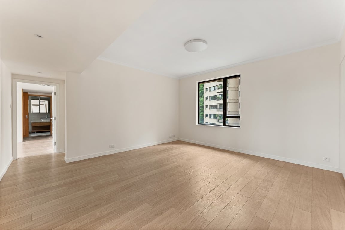 https://img.propertyraptor.com/cdn-cgi/imagedelivery/KD5bF_AFL0JDTbKLWF7z9g/ap8/ap8_001/hornet/prp/img/71a04e238fe4950165a3aab70e9ef4dd-wtm.jpg/public