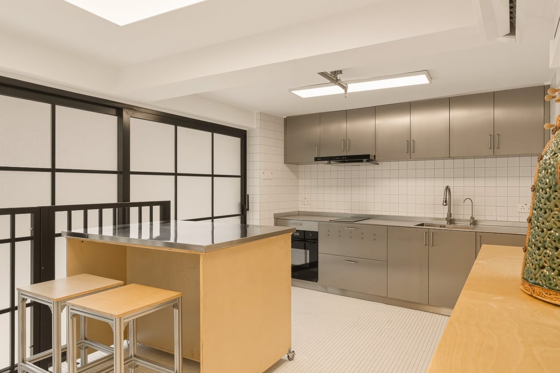 https://img.propertyraptor.com/cdn-cgi/imagedelivery/KD5bF_AFL0JDTbKLWF7z9g/ap8/ap8_001/hornet/prp/img/71c1becb014e3c4bb69e08016945b199-wtm.jpg/public