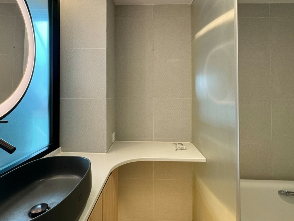 https://img.propertyraptor.com/cdn-cgi/imagedelivery/KD5bF_AFL0JDTbKLWF7z9g/ap8/ap8_001/hornet/prp/img/71d0b7085aa241f30ab6d5c9f90255a4.jpg/public