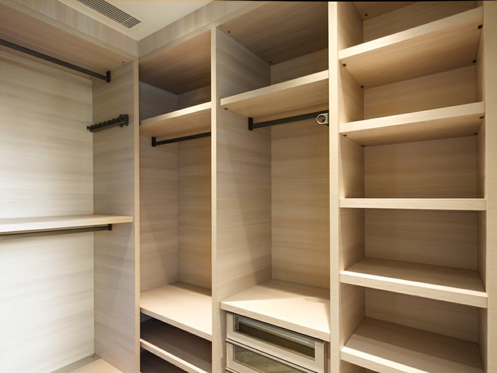 https://img.propertyraptor.com/cdn-cgi/imagedelivery/KD5bF_AFL0JDTbKLWF7z9g/ap8/ap8_001/hornet/prp/img/71fd300b0970354b647e9fcf6e71aaa5.jpg/public