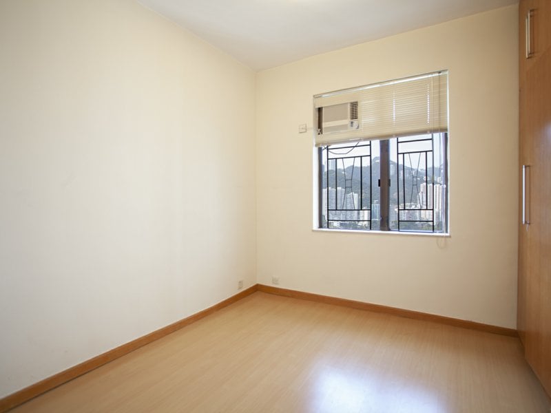 https://img.propertyraptor.com/cdn-cgi/imagedelivery/KD5bF_AFL0JDTbKLWF7z9g/ap8/ap8_001/hornet/prp/img/724c41b22f0923a2d7137cfd1b74e91f.jpg/public