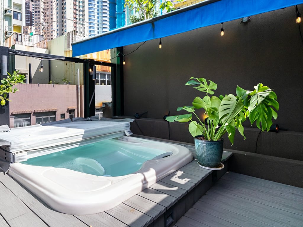 https://img.propertyraptor.com/cdn-cgi/imagedelivery/KD5bF_AFL0JDTbKLWF7z9g/ap8/ap8_001/hornet/prp/img/72513fde8a0456046e288582f10ac01d.jpg/public