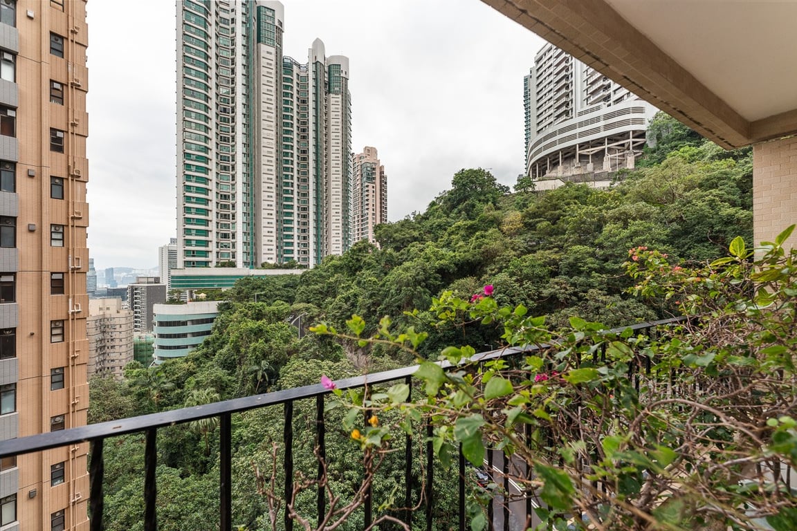 https://img.propertyraptor.com/cdn-cgi/imagedelivery/KD5bF_AFL0JDTbKLWF7z9g/ap8/ap8_001/hornet/prp/img/729bb5ca61fe83acdf24a06989c75bcd-wtm.jpg/public