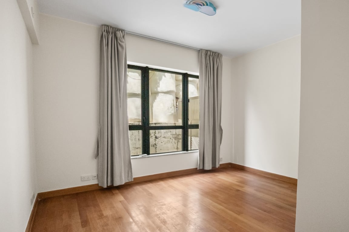 https://img.propertyraptor.com/cdn-cgi/imagedelivery/KD5bF_AFL0JDTbKLWF7z9g/ap8/ap8_001/hornet/prp/img/7304b02b061fc1e8b55a4d10df5b7441-wtm.jpg/public