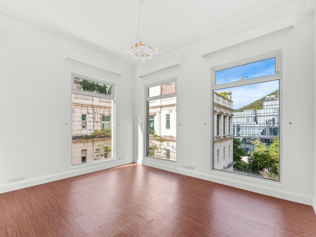 https://img.propertyraptor.com/cdn-cgi/imagedelivery/KD5bF_AFL0JDTbKLWF7z9g/ap8/ap8_001/hornet/prp/img/731164f6fcb6d881e885693345d2e5f0-wtm.jpg/public