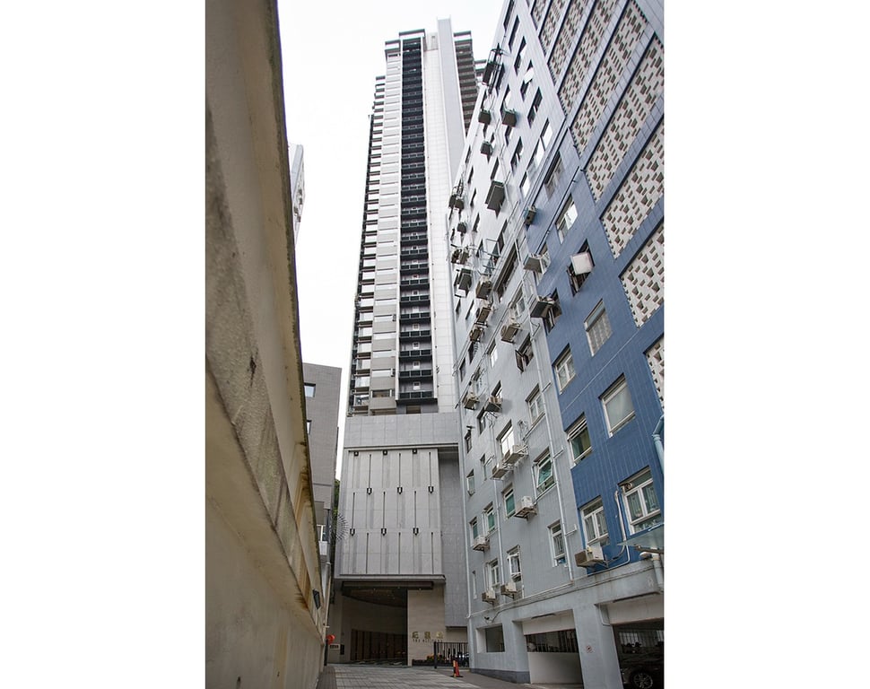 https://img.propertyraptor.com/cdn-cgi/imagedelivery/KD5bF_AFL0JDTbKLWF7z9g/ap8/ap8_001/hornet/prp/img/734bb41cb5c12afc0a71f6ca9bfe1b84-wtm.jpg/public