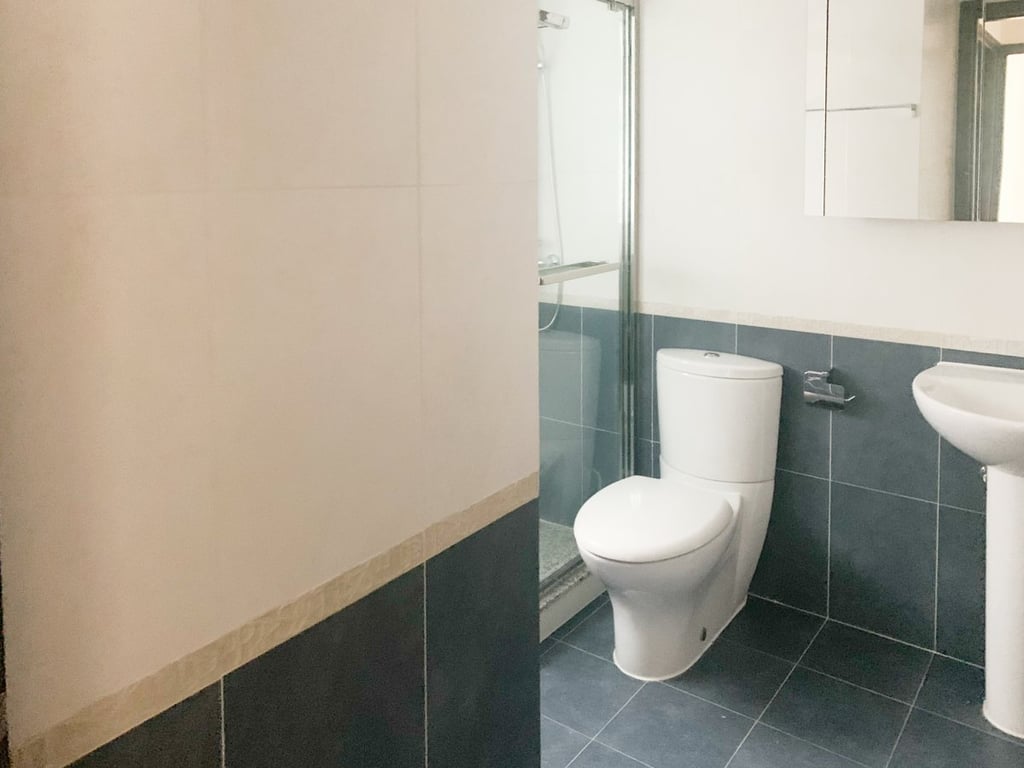 https://img.propertyraptor.com/cdn-cgi/imagedelivery/KD5bF_AFL0JDTbKLWF7z9g/ap8/ap8_001/hornet/prp/img/7367d2b41f12f103db46792150892ed8.jpg/public